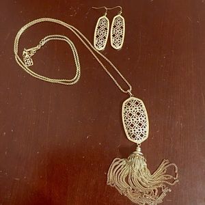 Kendra Scott Necklace.